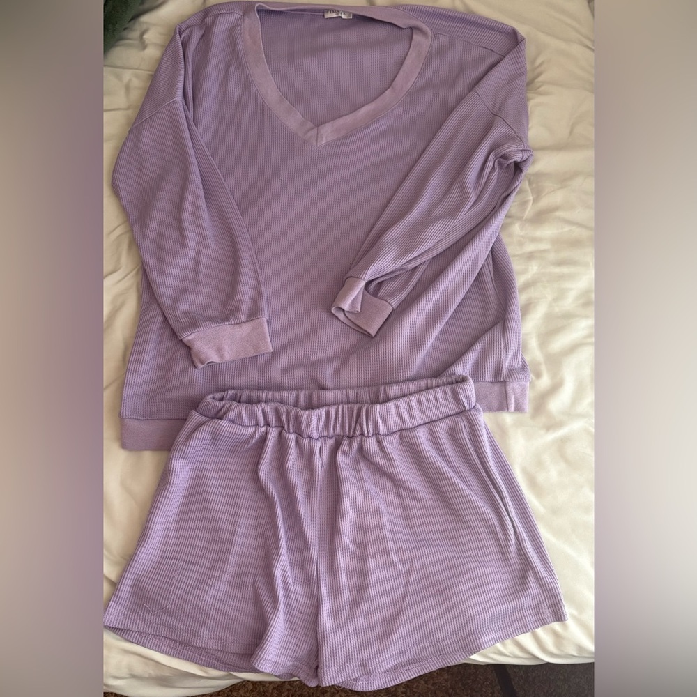 Elegant Lilac Women's Pajama Set